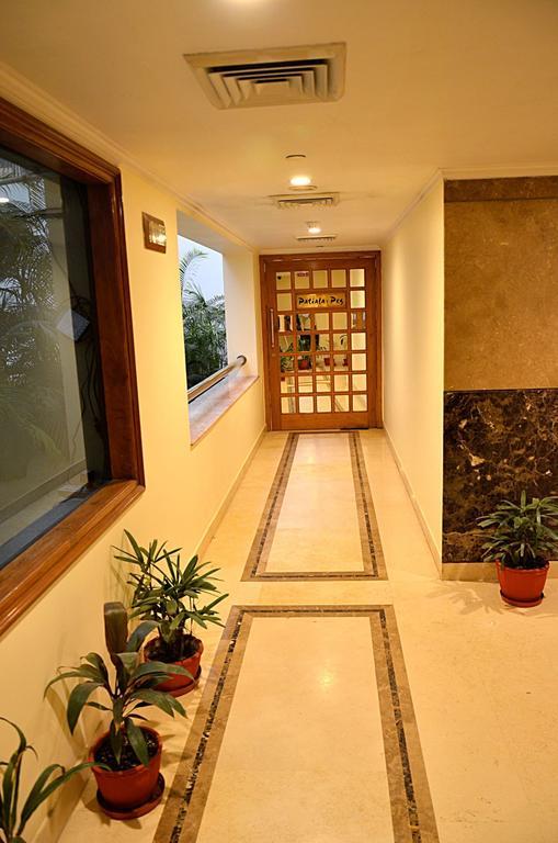 Hotel Meraden Grand Varanasi Luaran gambar
