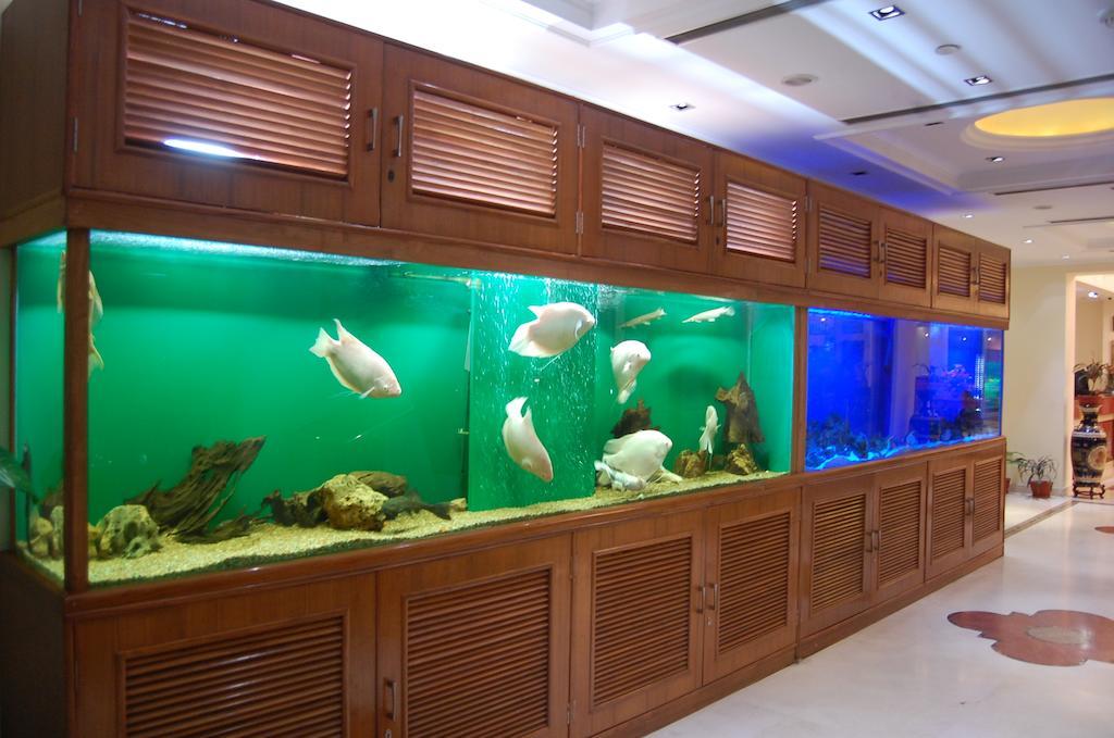 Hotel Meraden Grand Varanasi Luaran gambar