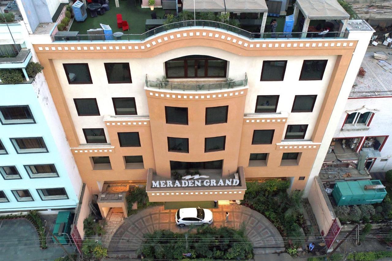 Hotel Meraden Grand Varanasi Luaran gambar