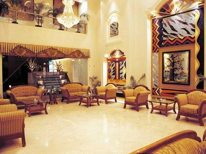 Hotel Meraden Grand Varanasi Luaran gambar