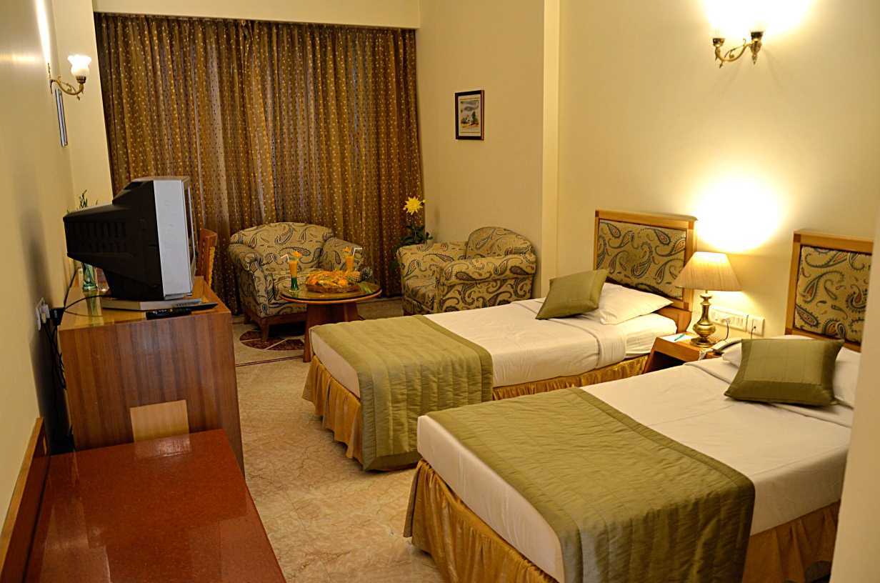 Hotel Meraden Grand Varanasi Luaran gambar